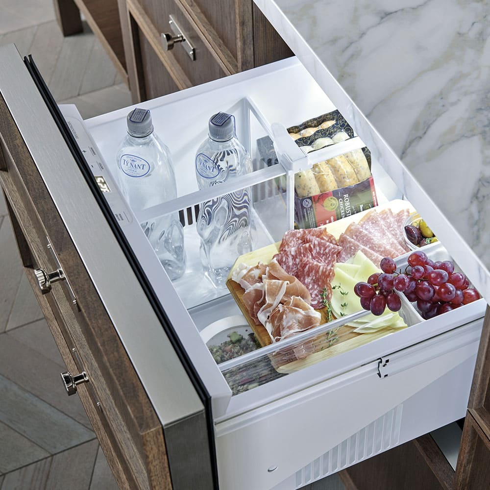 Monogram_cajon_refrigerador_141L_panelable_ZIDI240HII_ambiente.jpg